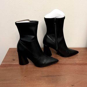 Brand New Steve Madden Pointed Toe Black Booties
